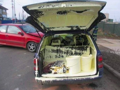 Γέμισε το πορτ-μπαγκάζ… λαδομπογιές